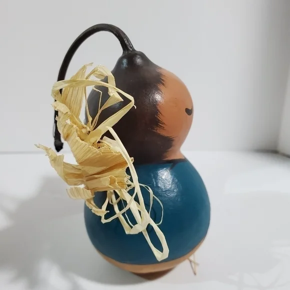 The "Gourdian" Angel Gourd Guardian handpainted signed Jm Smith - Picture 2 of 7